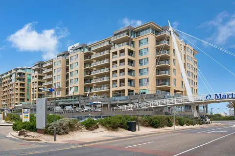 Glenelg Beachfront Luxury Apartment