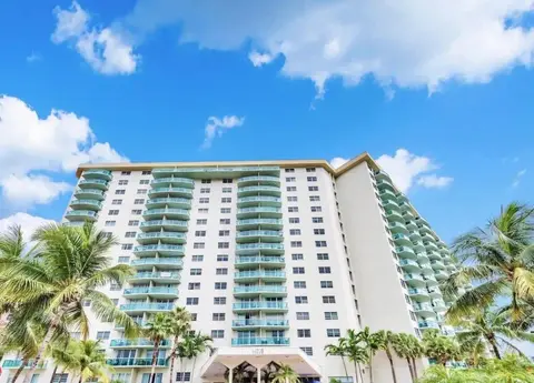 Beachside Bliss: 1BR Retreat Amenities