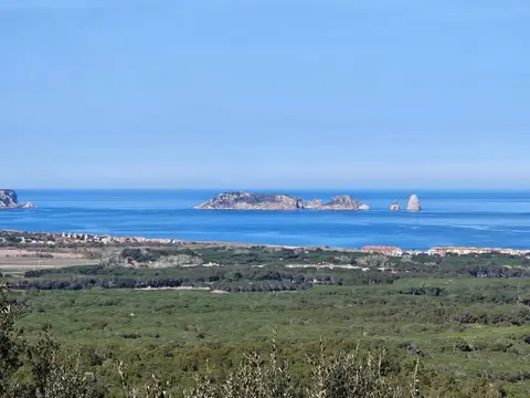 Montagne vue panoramique sur mer