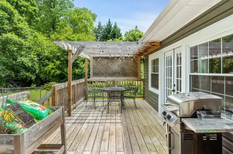 Fenced Backyard - Family Games