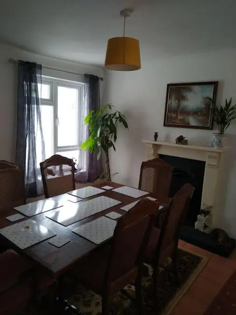 Cheerful 3-bedroom townhouse with free parking on site