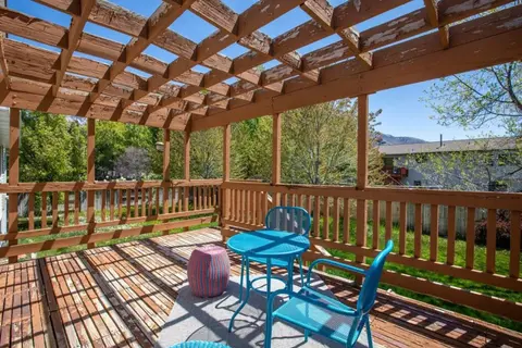 Family Stay | Mtn Views + Yard + Pets + Long Stays
