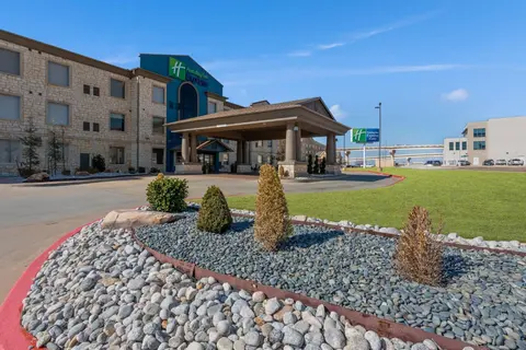 Holiday Inn Express & Suites Oklahoma City NW - Quail Springs by IHG