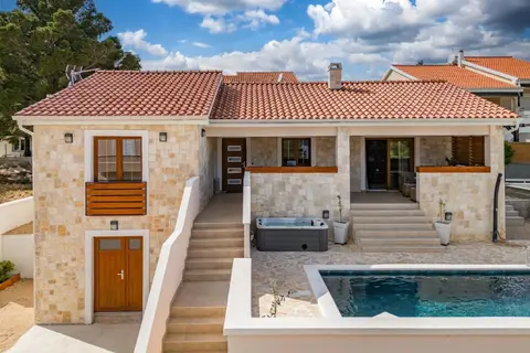 Ferienhaus in Pridraga mit Privatem Pool