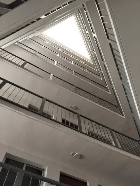 Céntrico y estiloso apartamento con Alberca, AC, Seguridad, Aparcamiento y Gym