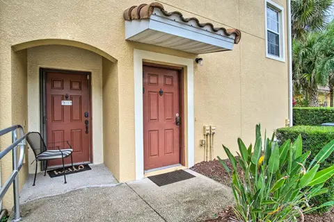 Quiet Disney Condo w/ Balcony ~ 2 Miles to Disney World!