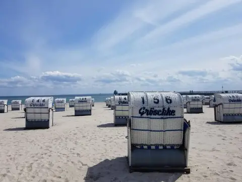STRANDBUTZE by Bretterbutze Grömitz - Beach Vibes & 50 Meter zum Meer