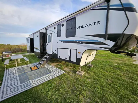 Hailey's Beach-n-Bay RV Resort