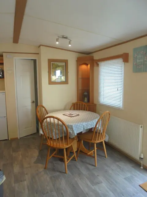 Modern 2 Bedroom Static Caravan - Lyons Kingsley Holiday Park - Pensarn, Abergele - Pet Friendly