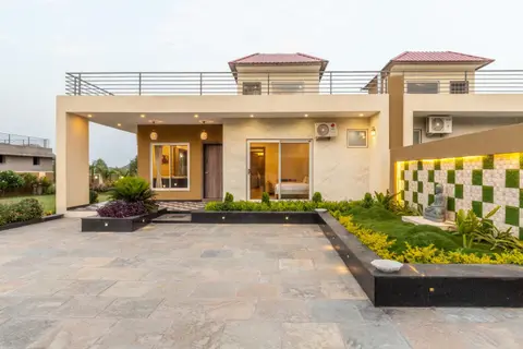 ELIVAAS 2 BHK Pet Friendly Villa with Pvt Pool - Heaven in Hill