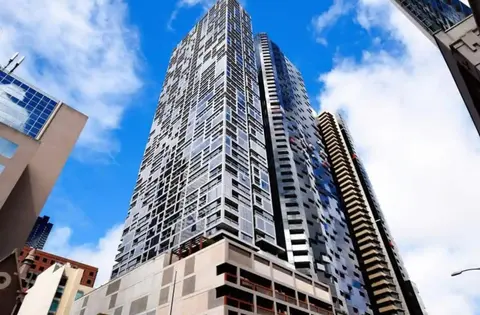 A Lovely 2BR Apt Near Southern Cross City Views