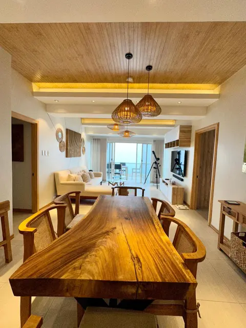 2 BR Lime Penthouse, Tagaytay Highlands