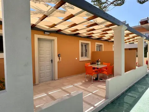 Summerscape Studios and Apartments