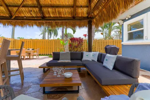 Tiki Hut