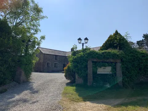 Rescorla Retreats - Ivory