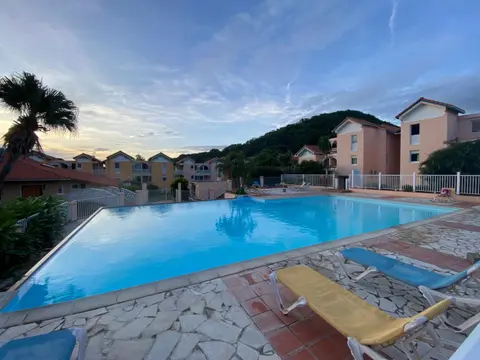 Meublé piscine à sainte Anne