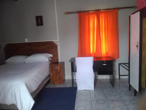 FEATHERS INN GUEST HOUSE