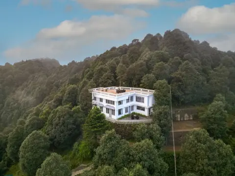JHS Estate by Just Homestay