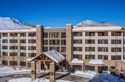 Studio 518 at Perfect Location with Pool and Hot Tub