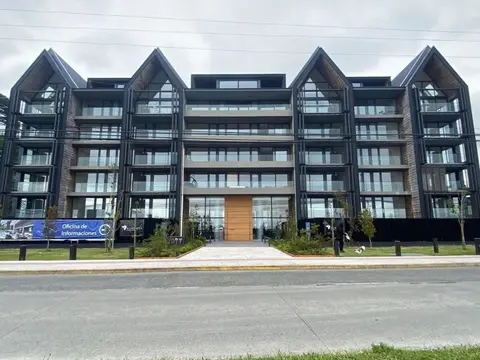 HOM I Depto 2D2B, Piscina temperada, Estacionamiento, WiFi, Vista parcial al lago, Calefacción Central