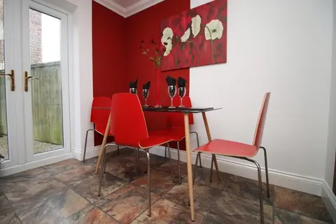 3 Bed with Free Parking - Merriotts 1 by Tŷ SA