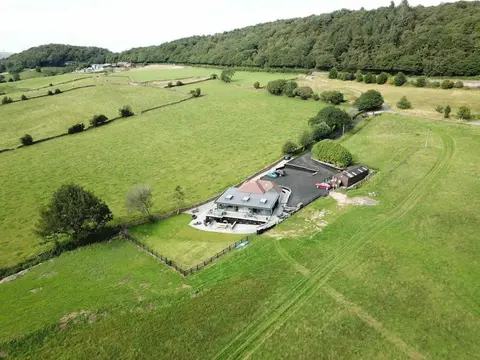 Luxury Accom with Amazing Views over Rudyard Lake