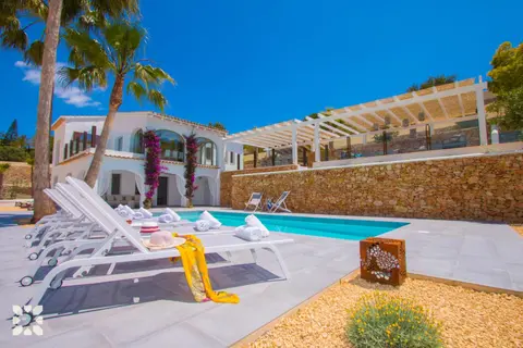 Villa El Palmeral by Abahana Villas