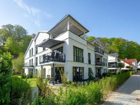 Villa Beatrice in Binz - WG 8 mit Balkon und kleinem Meerblick