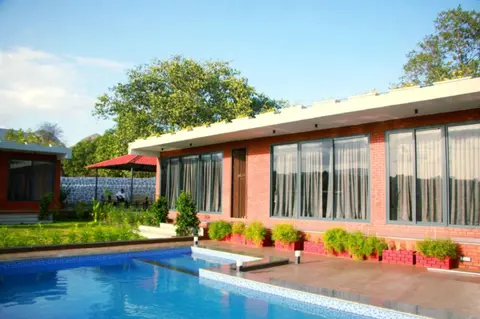 Pinnacle Farm