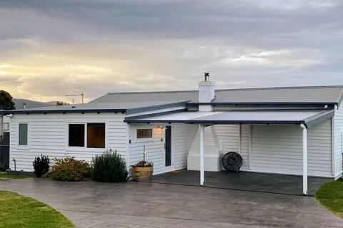 The Sea Keeper Bicheno cosy seaside cottage