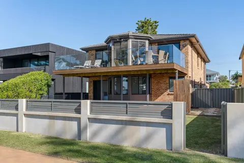 Seaside Escape - direct Collingwood Beach access