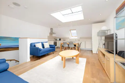 JOIVY Splendid 2-BR Flat near Edinburgh Castle