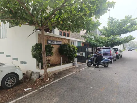 AR premium family homestay