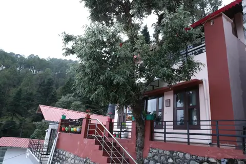 Naini's Nest Alpine View