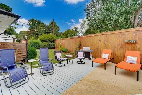 Poolside Bungalow with Fire Pit Fun and King Suite