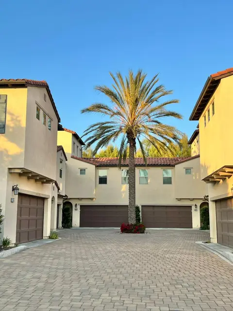 Luxury 3 Bedroom Villa - Resort Style Amenities