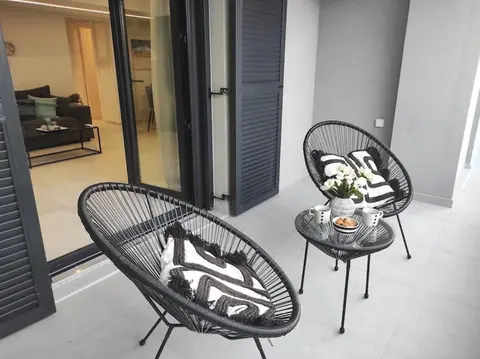 Ekati apartment