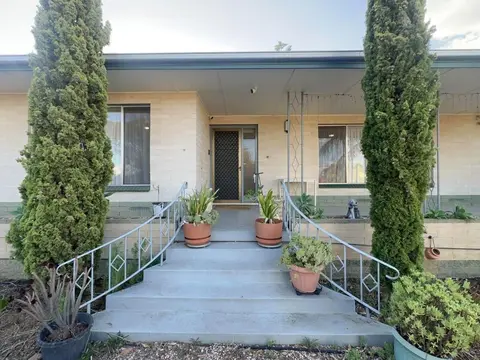 The Hidden Gem Exquisite 3BR Retreat in Berri