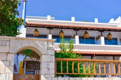 Laia Seafront Luxury Apartments