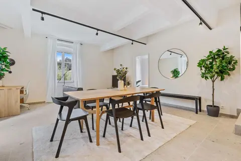 Clausen Hideaway Modern Accommodation