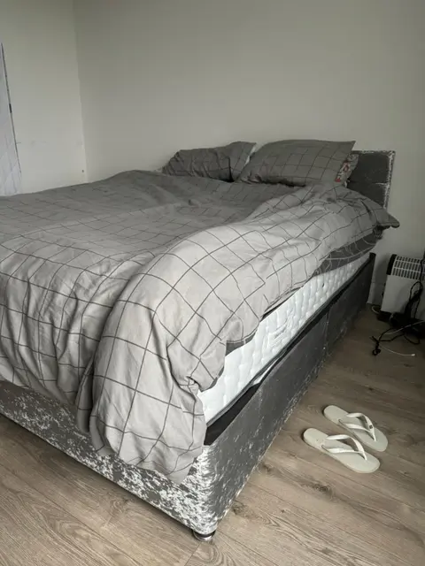En-suite bedroom