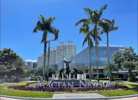 1Bedroom Condo Staycation 10-15mins at Airport