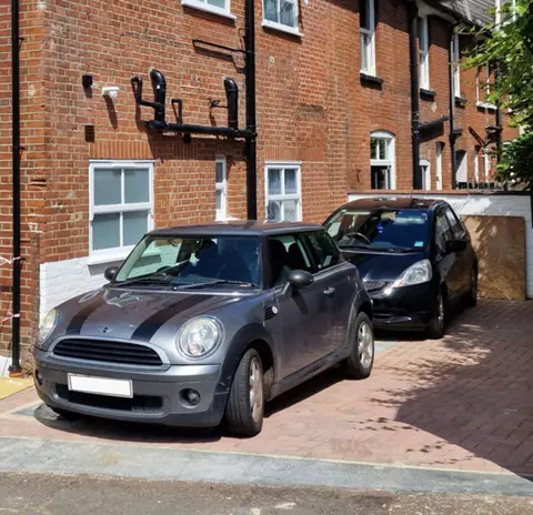 1st floor riverview 1 BR flat with parking