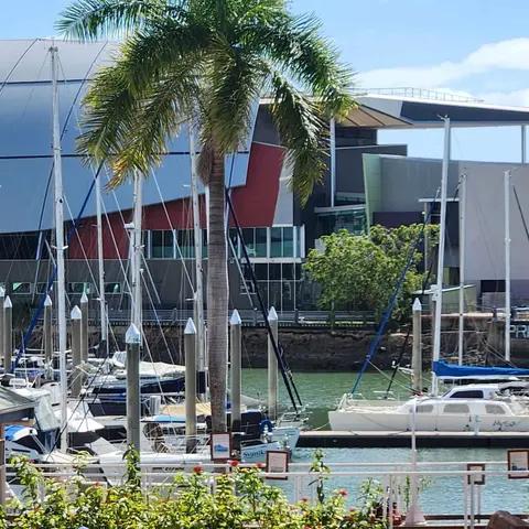 Townsville Studio - Walk to City, Stadium & Ferry