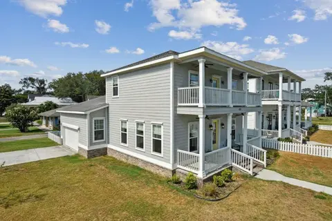 Walk to Beach with Heated Pool Spa views & oak trees