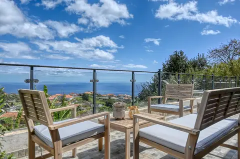 Valley Canhas, a Home in Madeira