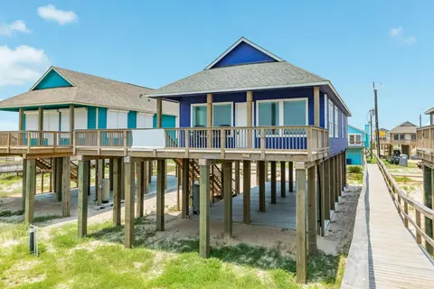 Beachfront Family Pet Friendly