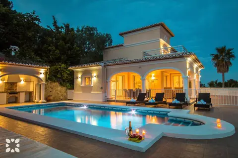 Villa Lou by Abahana Villas