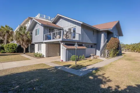 453 Tarpon Blvd