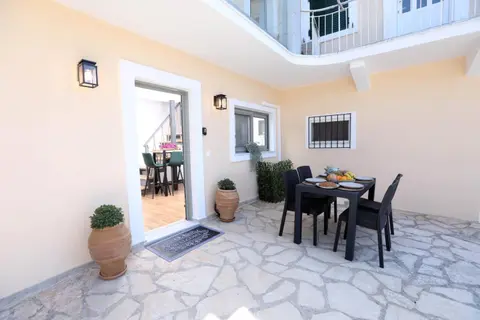 Vlachos Maisonette